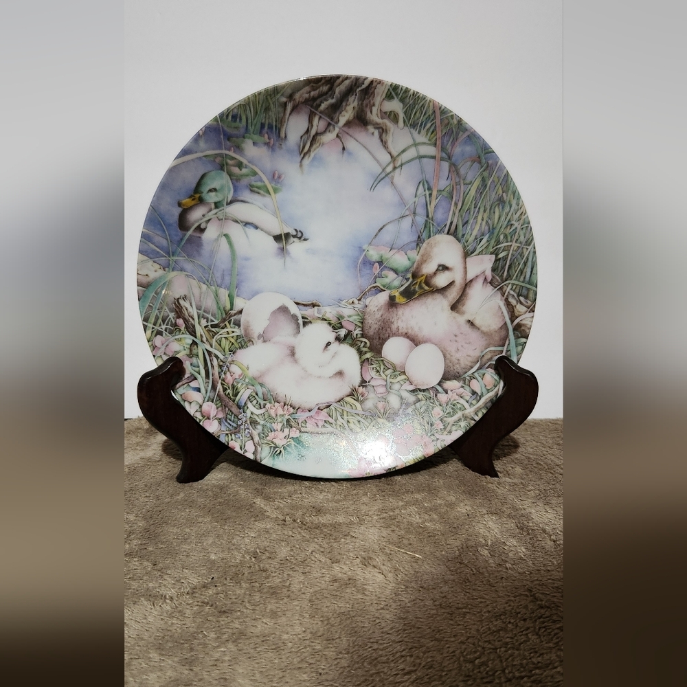 Vintage 1985 Decorative Plate with Ducks and Eggs